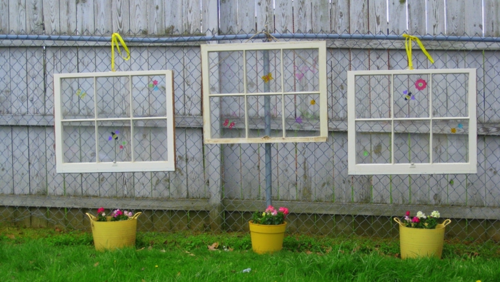 idées de décoration de jardin clôture de jardin décorer vieux pots de fleurs cadre