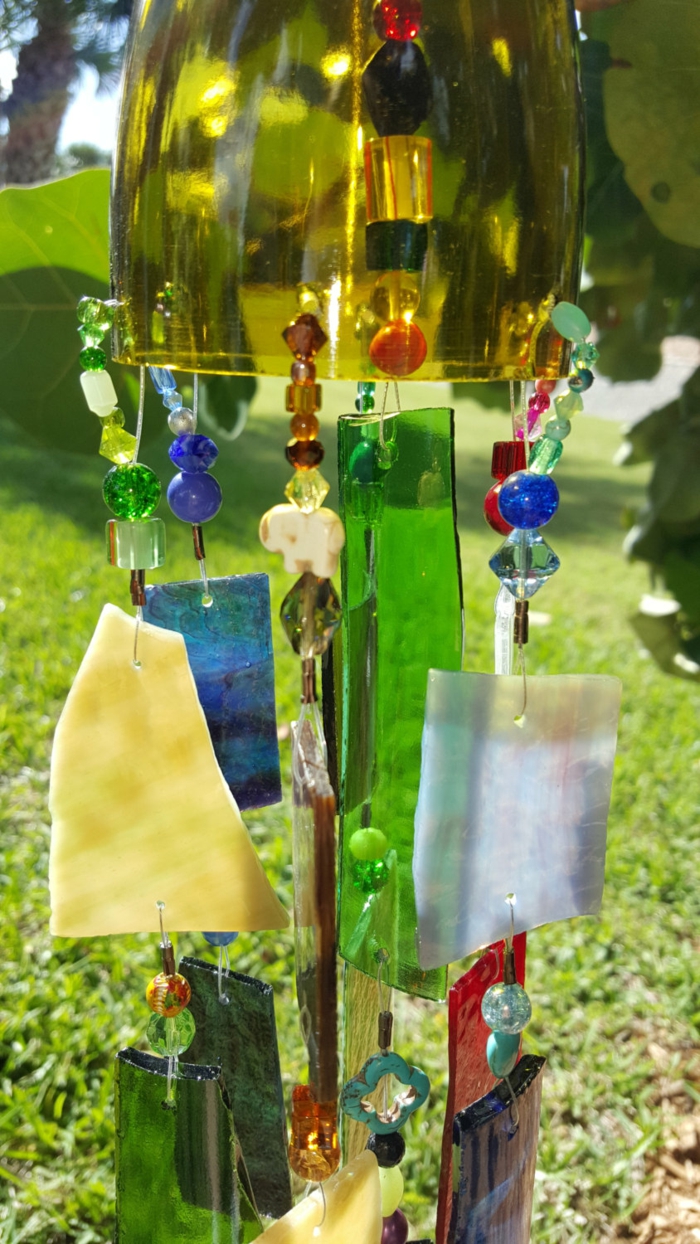 Градинарство Стари стъклени бутилки Вятърни камбанки Осъществяване на DIY DIY Garden Ideas