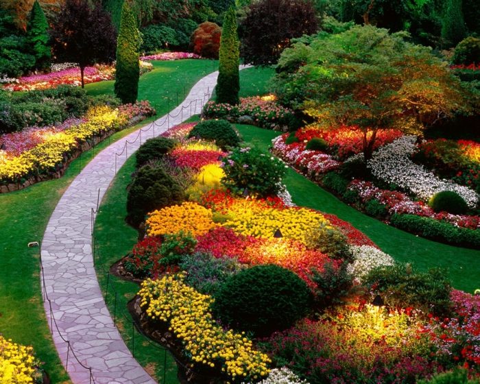 kaunis puutarha puutarhanhoito ideoita kävelytie upea