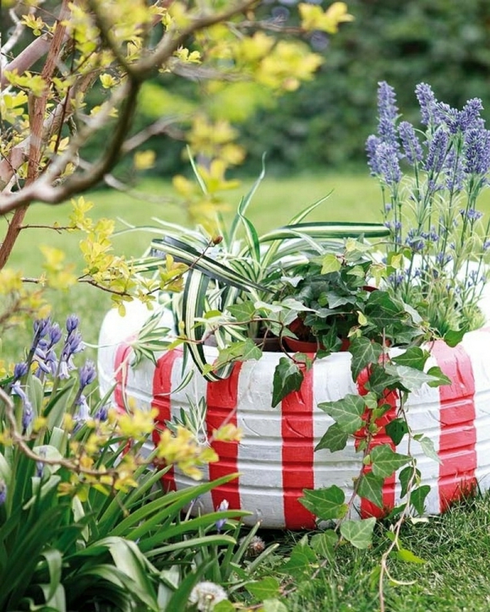 идеи за градинарство DIY цветни вани стари автомобилни гуми боядисани бръшлян градински растения
