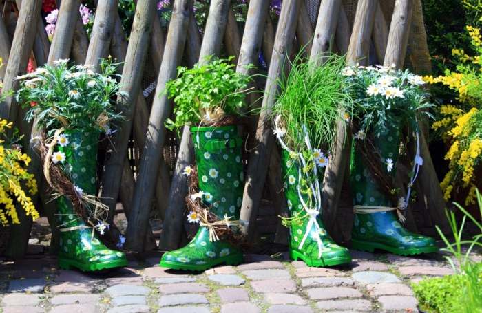 idées de jardinage jardinage zaundekoration upcycling vieilles bottes en caoutchouc