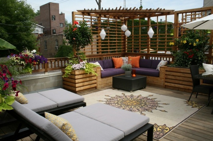 idées de jardinage terrasse design avec tapis et fleurs