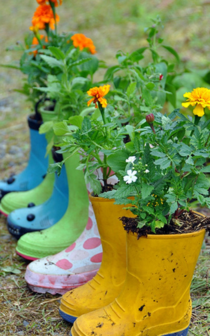 idées de jardin vieilles chaussures réutiliser plante conteneur drôle créatif