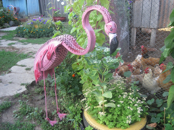 ιδέες κήπου για να φτιάξετε εαυτούς ροζ ελαστικά φλαμίνγκο