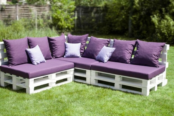 construiți mobilier de grădină din canapea de colț pentru paleți