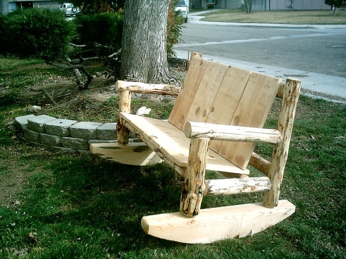 tuinmeubelen zelf bouwen schommelstoel tuinbank hout