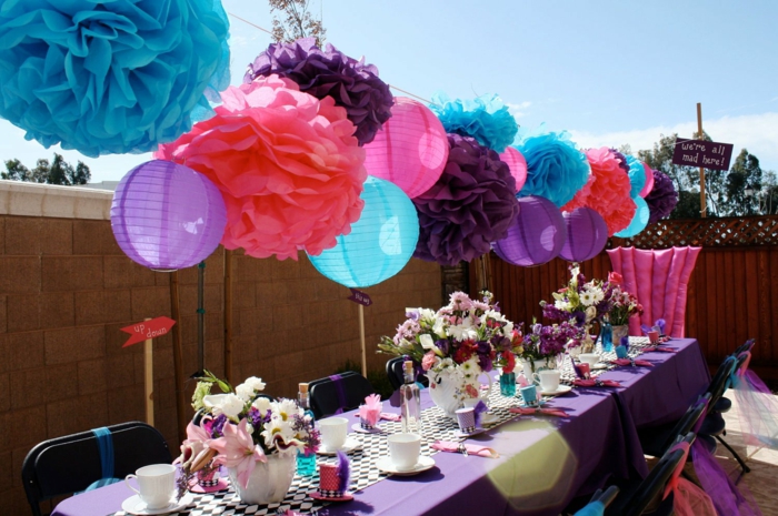 花园派对装饰花园装饰想法紫色桌布纸