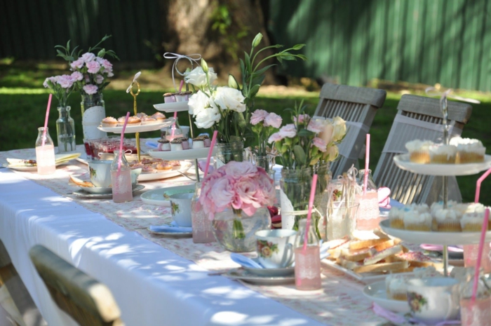 garden party deco table décoration idées fleurs romantique