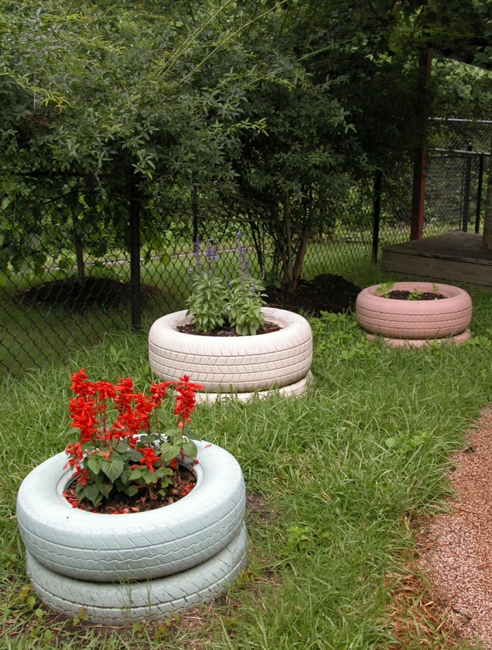 градински съвети стари автомобилни гуми отново използват творчески градински идеи