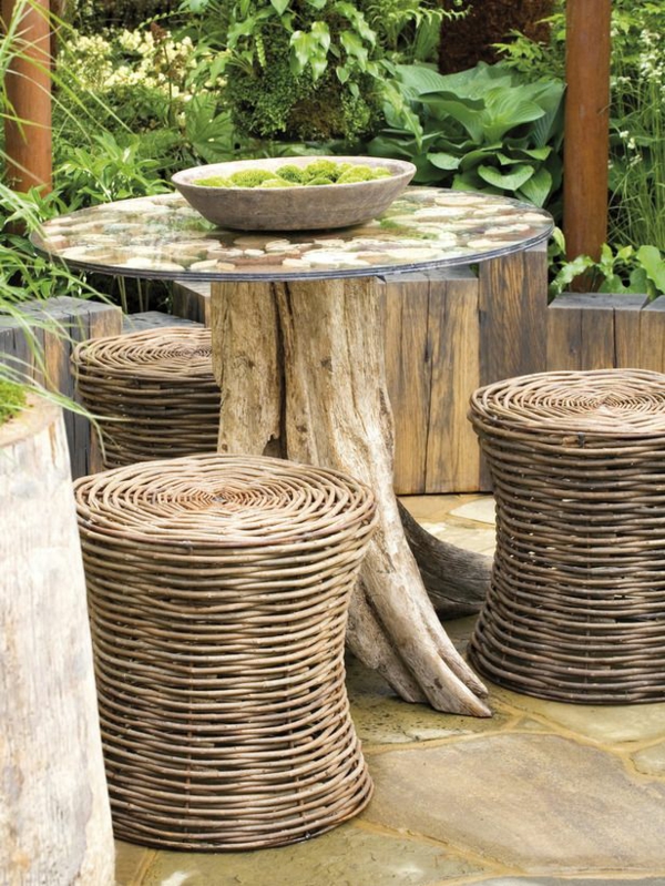 τραπέζι στον κήπο οικοδομήσουμε τον εαυτό σας εικόνες rattan έπιπλα δέντρο κούτσουρο γυαλί