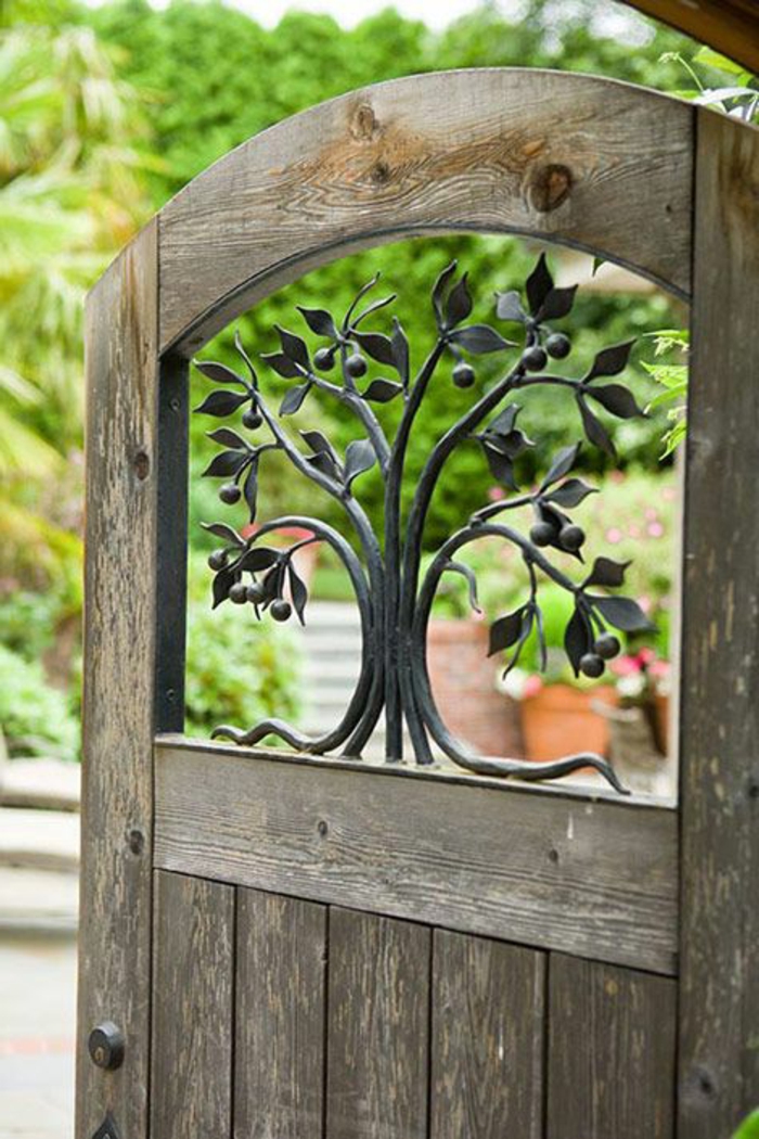 portes de jardin bois métal combiner charpente de jardin