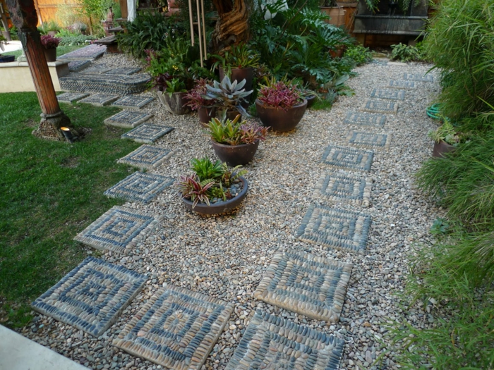 花园路径形状石头碎石植物花园装饰的想法