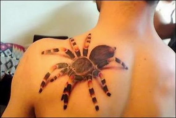 τατουάζ 3d αράχνη στην πλάτη