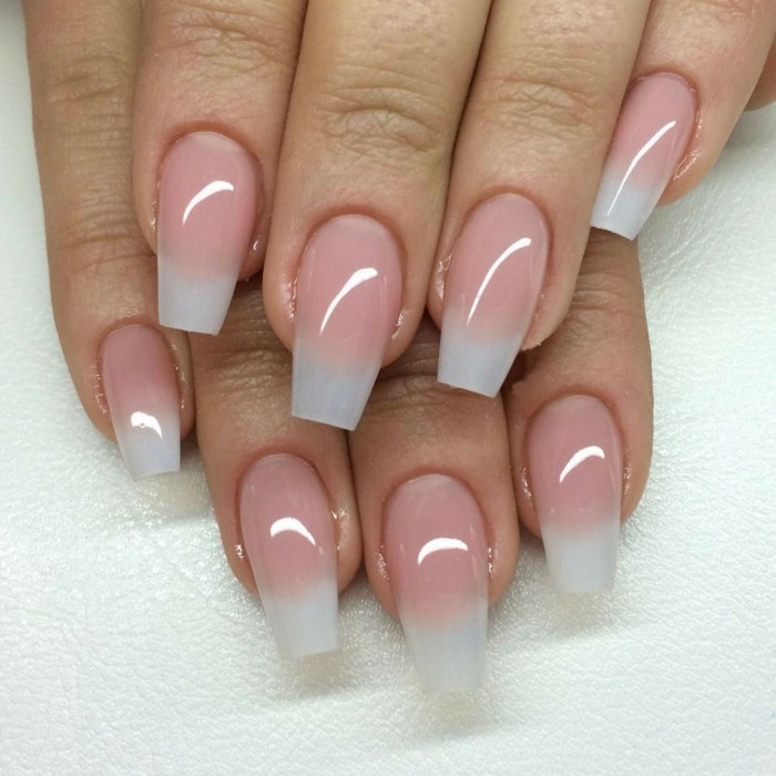 gel nagels foto's roze witte nagel ontwerp voor bruiloft