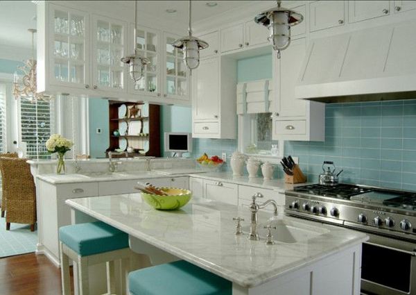 玻璃厨房墙瓷砖镜子玻璃蓝色厨房岛大理石台面