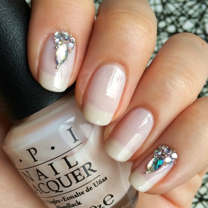 glitter stenen nagel ontwerp voor bruiloft transparante nagellak