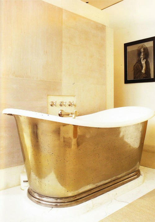 auksinės vonios dažytos plytelių veidrodžio dizaino idėja