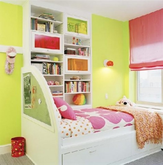 idea interior del diseño del cuarto de niños de la pared amarilla verde
