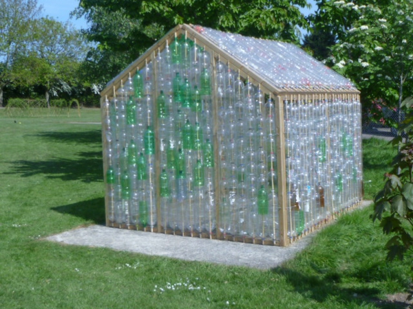 idea de invernadero de botellas de plástico transparente verde