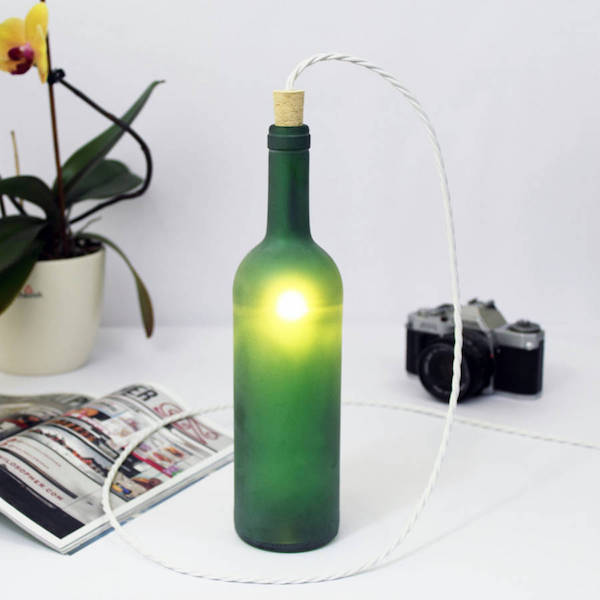 bouw groene zaklamp uit wijnfles zelf