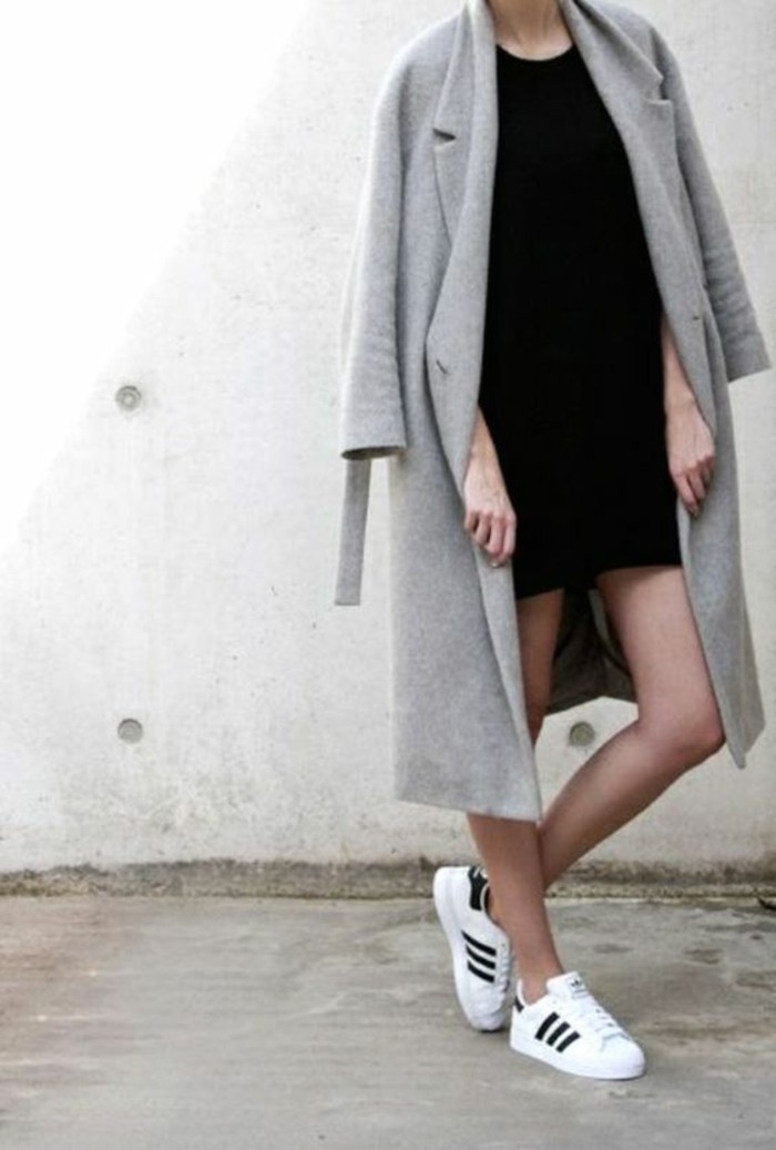 šedý kabát podzimní móda současné trendy