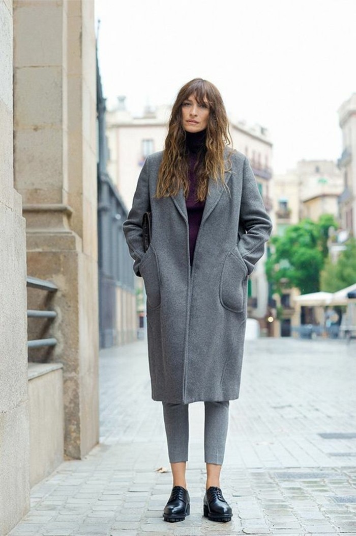 šedý kabát outfit podzim módy streetstyle trendy