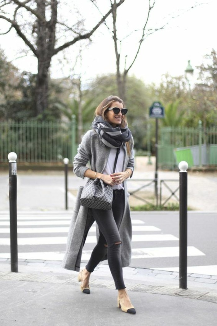 šedý kabát outfit zimní módní trendy streetstyle