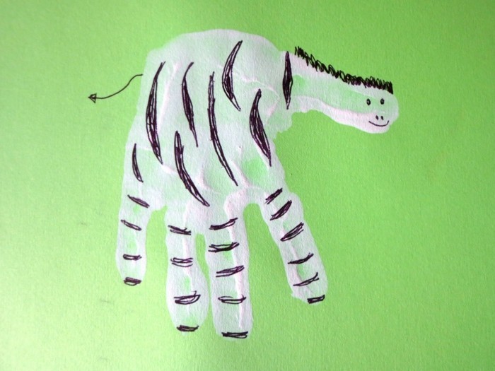 отпечатъци от детската фантазия на зебра