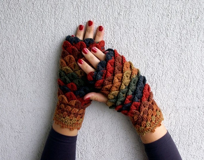 Ръкавици закачени дракон скали оцветени