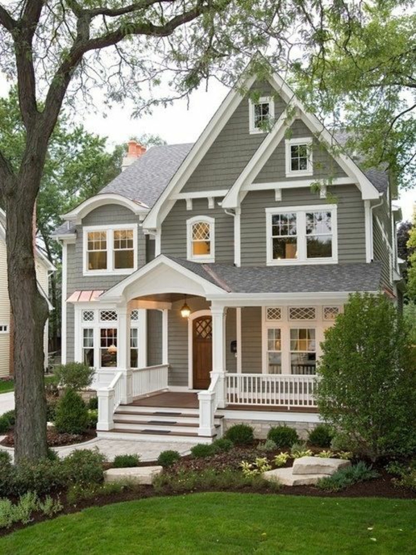 къща фасада цвят сив фамилна къща пред градина форма растения дърво