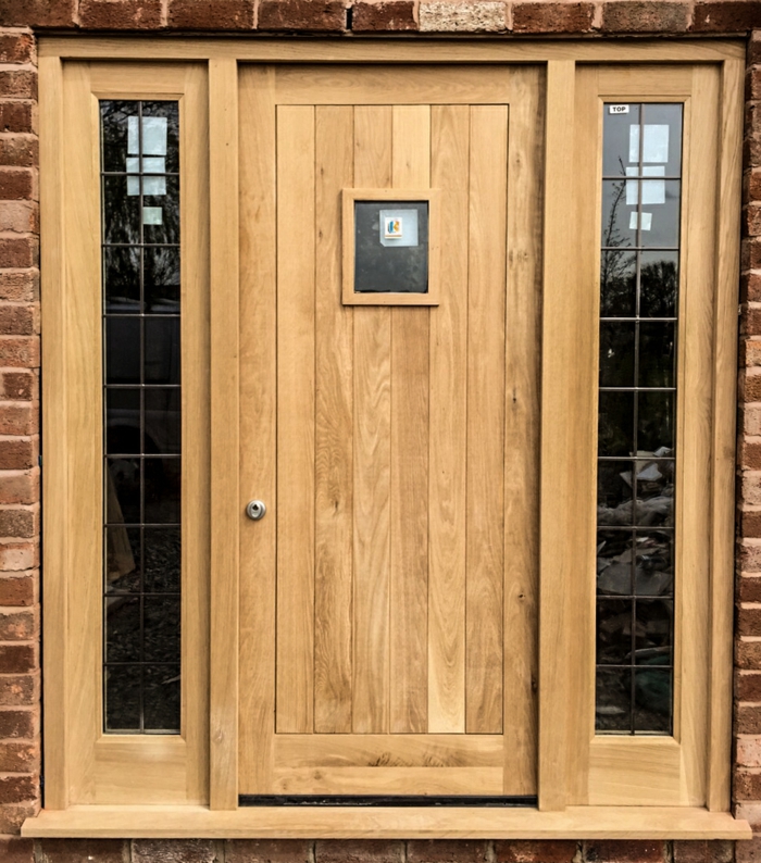 porte d'entrée porte en bois construire vous-même porte en bois clair
