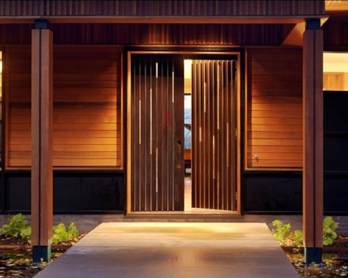 houten deur aan de voordeur zelfbouw