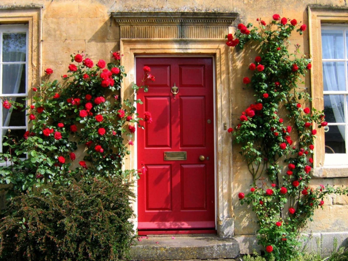 الأبواب الخشبية منزل مدخل الباب الأمامي أمام باب خشبي بناء نفسك أحمر