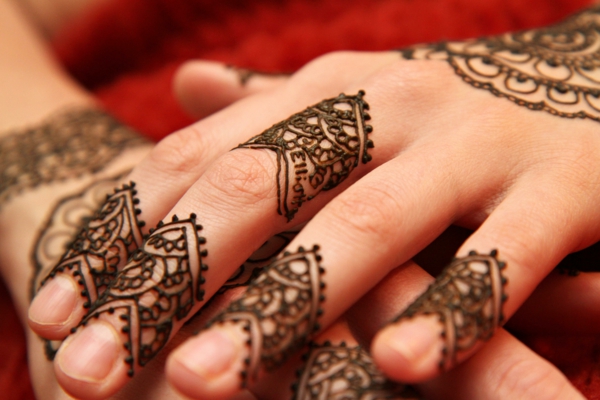 alheña patrón manos decoración zarcillo indio