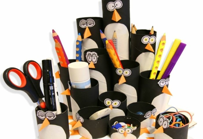 faire l'art d'automne avec les enfants font la décoration d'automne vous-même avec des rouleaux de papier d'étain pingouins