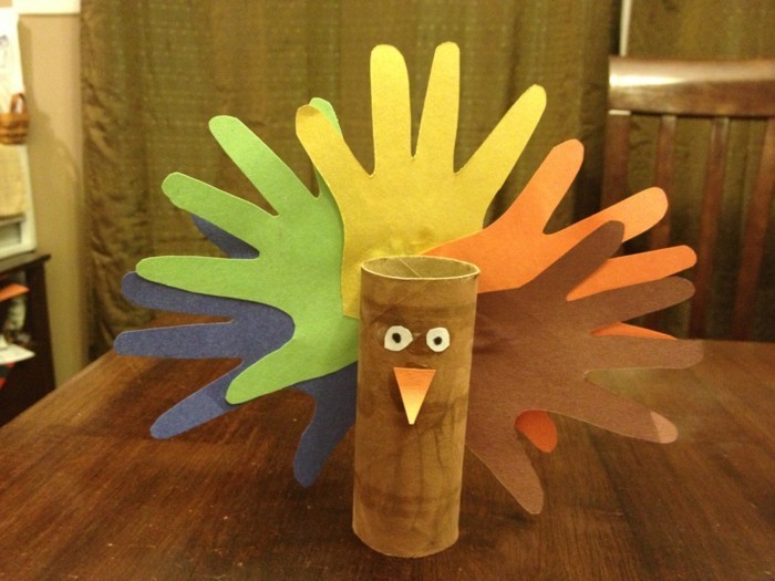 faire l'automne avec les enfants faire la décoration d'automne vous-même l'artisanat avec des rouleaux de papier