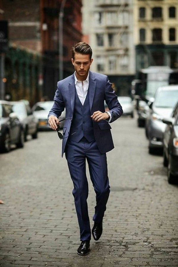мъжки моден италиански костюм модерен