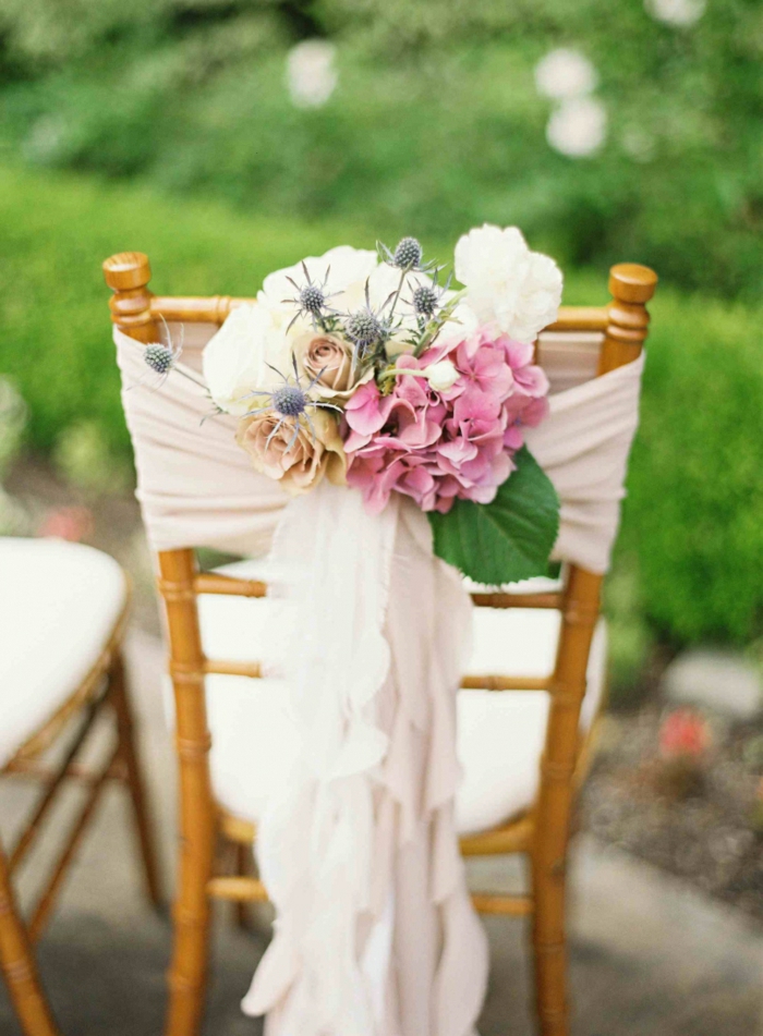 decoración de la boda tendencias silla hortensias rosas