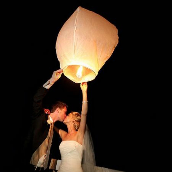 deseos de boda volando linterna
