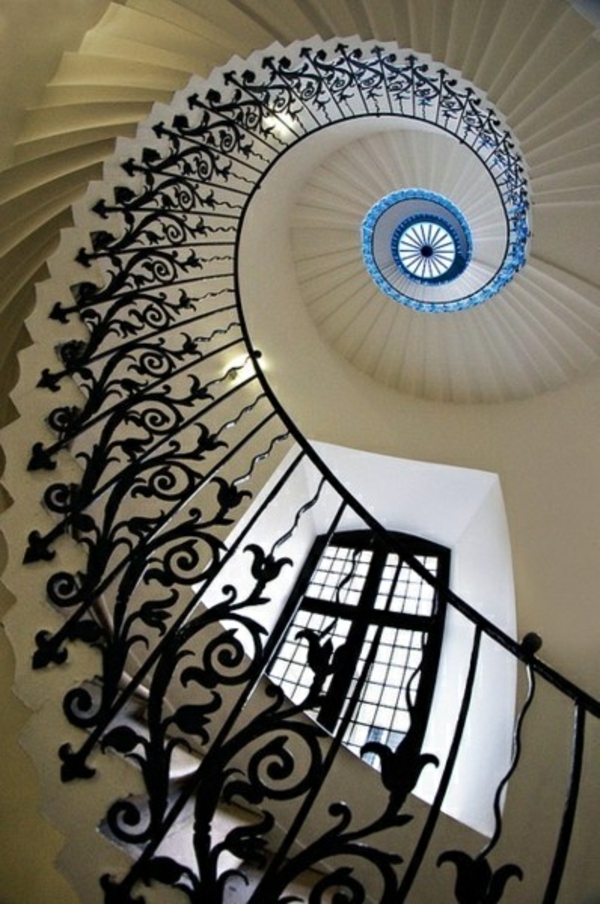 høj spiral trappe form hjem smedejern ideer
