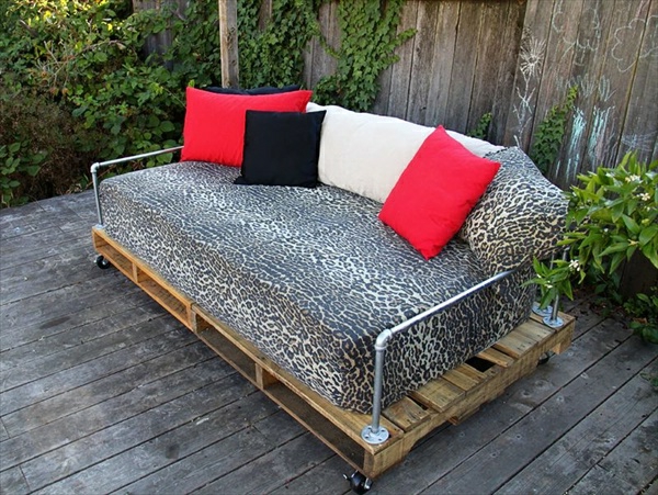 meubles en bois de palettes DIY bricolage idées coussins de canapé