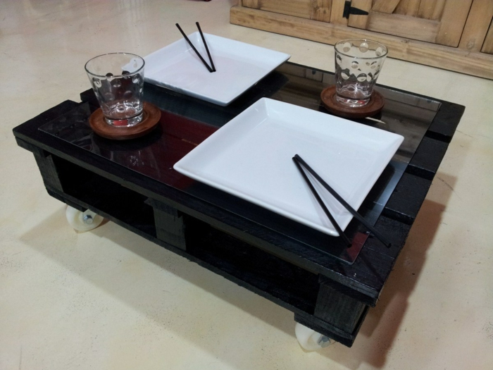 ξύλινες παλέτες έπιπλα τραπεζάκι καφέ μαύρο ιαπωνικό στυλ