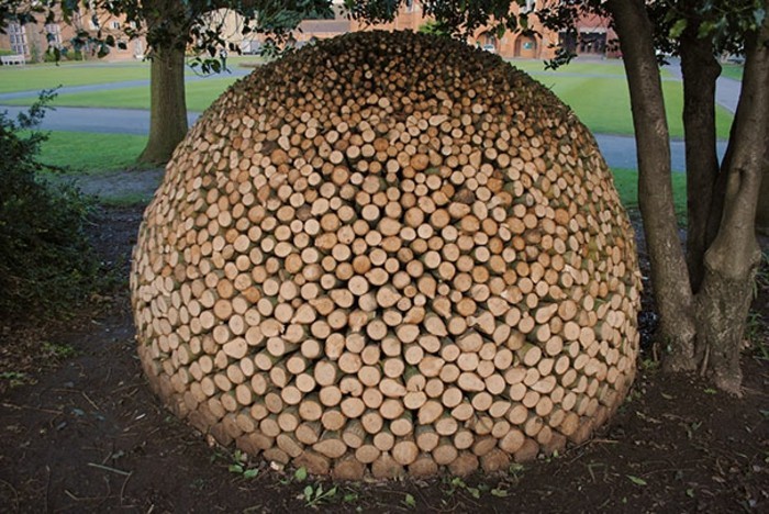 дървените скулптури правят холцблокейска топка