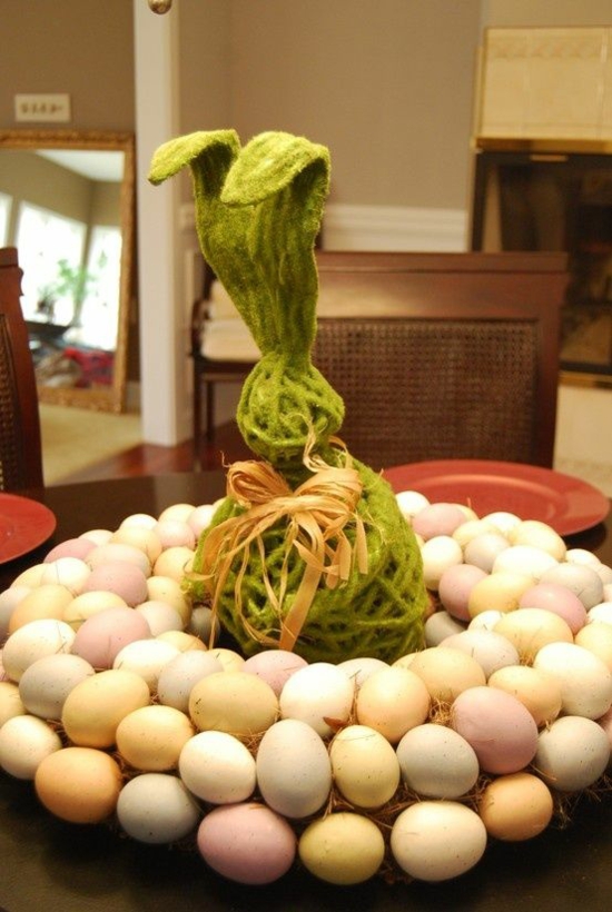 ιδέες Πάσχα διακόσμηση καλαμάκι καλάθι βρύα χόρτο Πάσχα λαγουδάκι Πασχαλινά αυγά φυσικό χρώμα