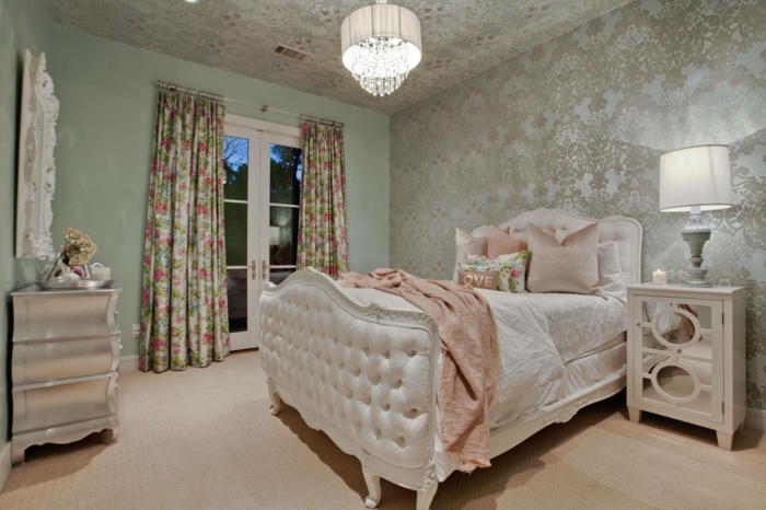 ideeën slaapkamer mooie deken behang tapijt lange gordijnen