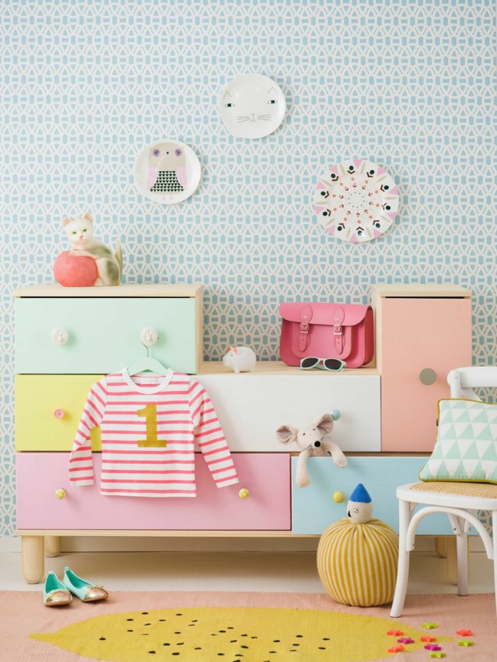 ikea мебели странични таблици обзавеждане идеи DIY рафтове чекмеджета шкафове пастел цветове детска стая