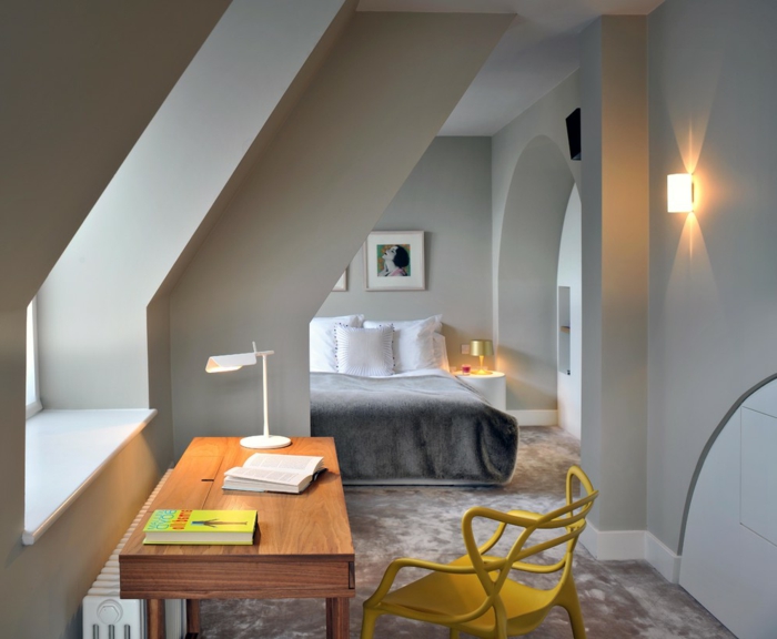 design interior dormitor penthouse stabilit masa de lucru