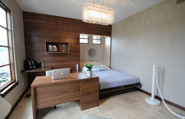 Diseños inteligentes con escritorio cama plegable y pared en madera oscura