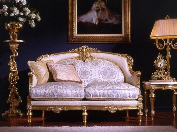 italský nábytek růžový hedvábný gauč