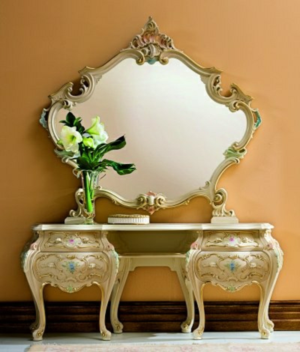 Italský rámový nábytek toaletní stolek zrcadlo